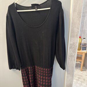 Layne Bryant 22/24 Black with Red Heribone Pattern Sweater Dress.